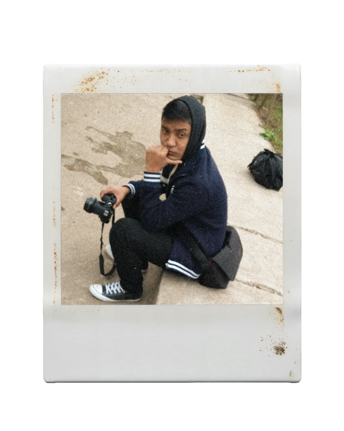 Polaroid: holding the new Sony lens